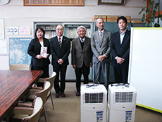 ���u���w�Z�֔��i�񑡂̗l�q